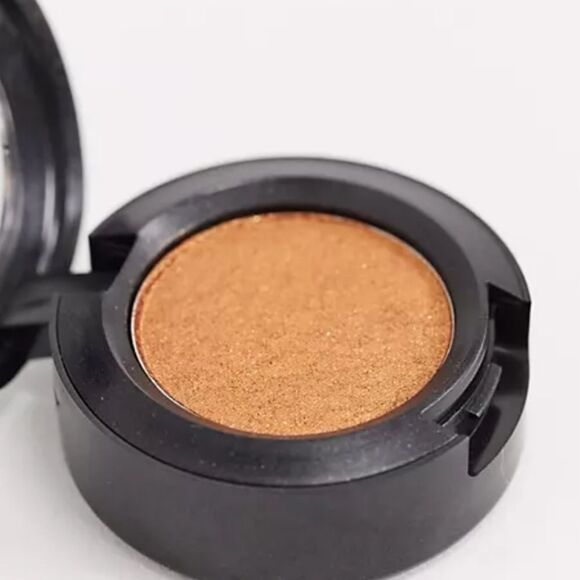 Mac Cosmetics Frost Eyeshadow - Picture 4 of 5